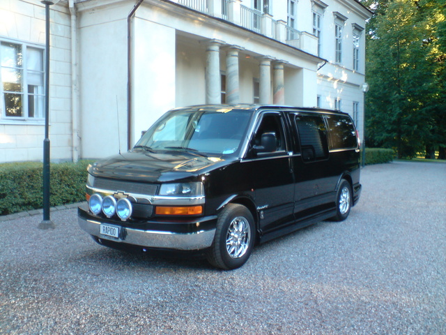 2008 chevy van models