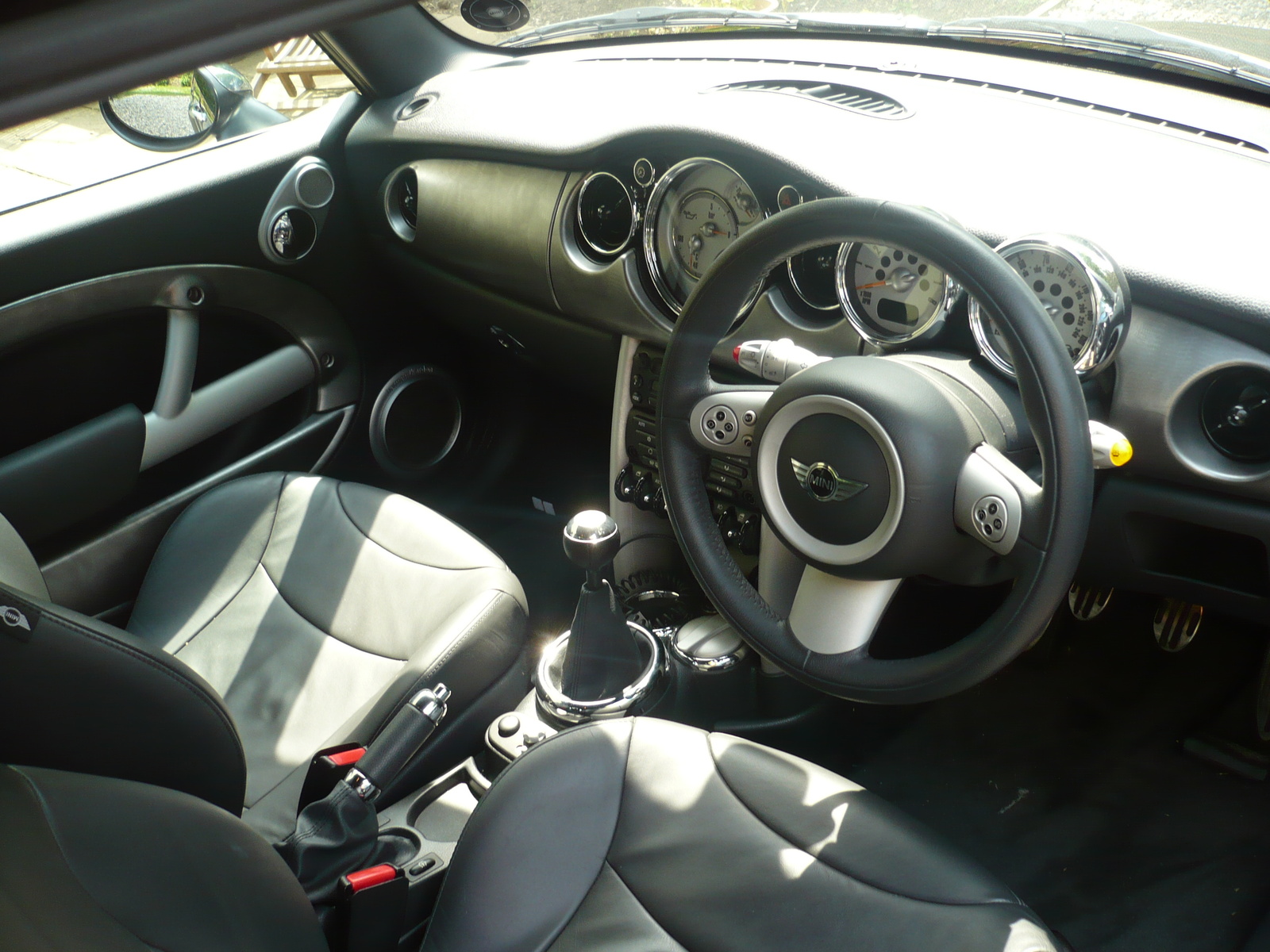 2005 MINI Cooper - Interior Pictures - CarGurus