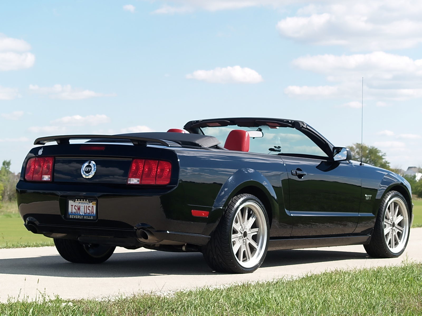 Dimensions 2005 ford mustang convertible #10
