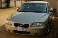 2005 Volvo S60 Overview