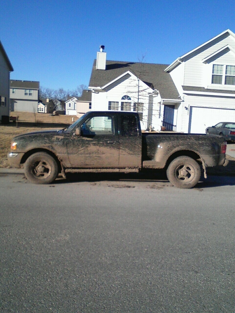 2001 Ford ranger extended cab bed size
