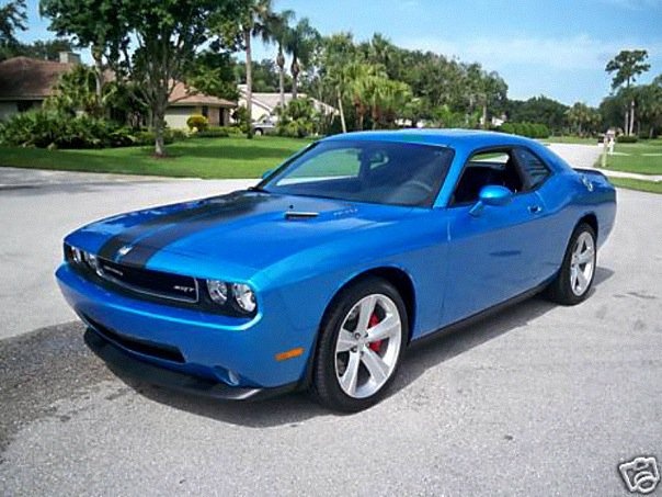 Dodge Challenger srt8 синий