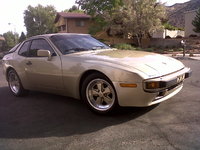 944 944