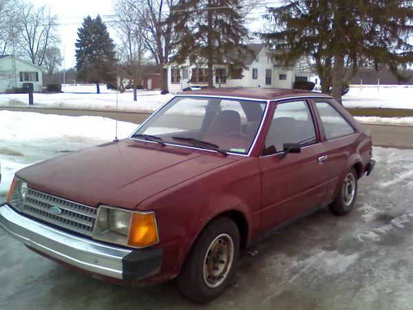 1985 Ford escort hatchback #6