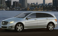 2011 Mercedes-Benz R-Class Overview 2011 Mercedes-Benz R-Class Overview