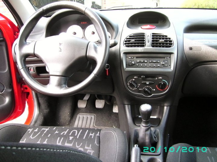 2003 Peugeot 206 - Interior Pictures - CarGurus