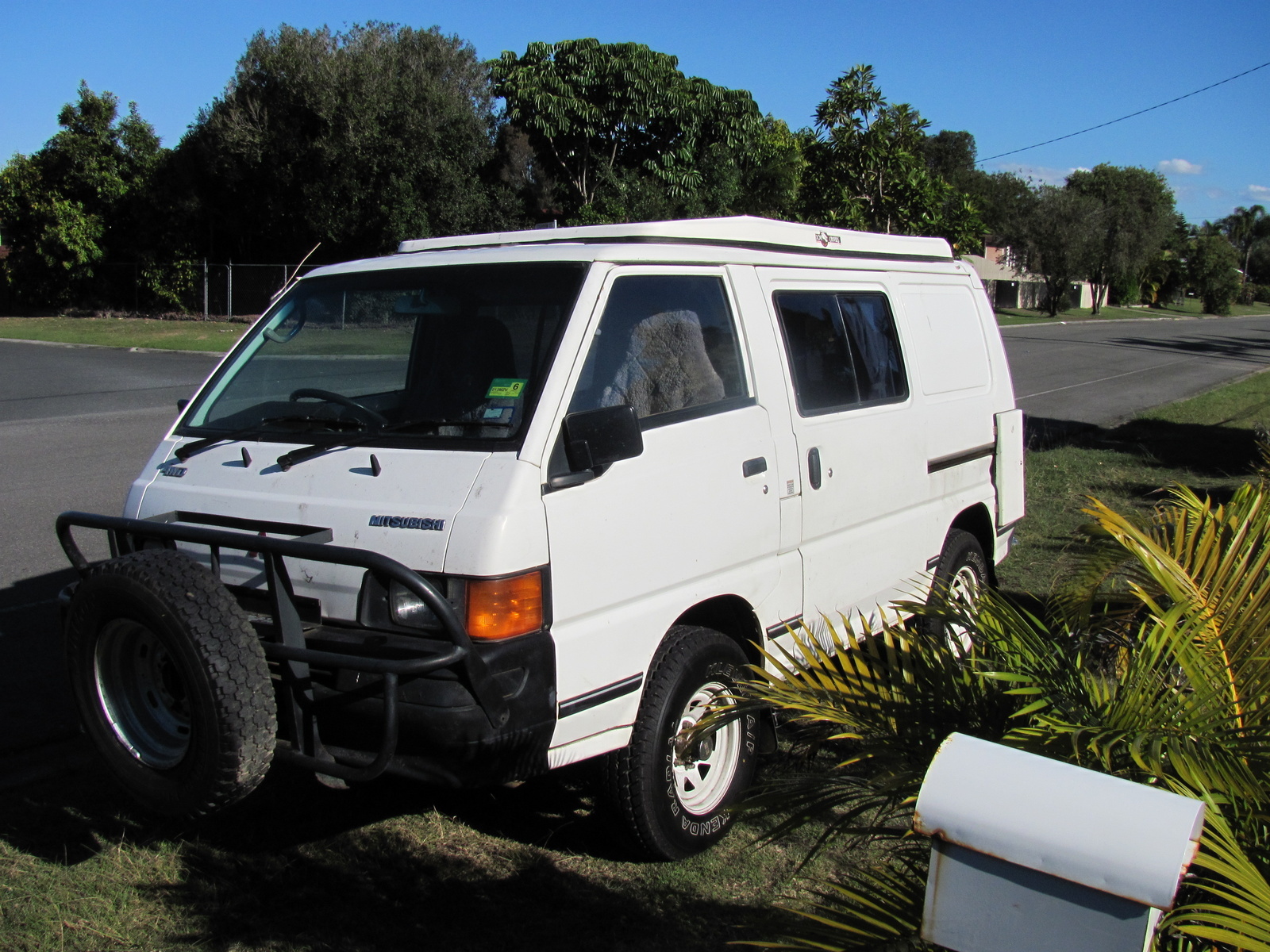 Mitsubishi delica 1990