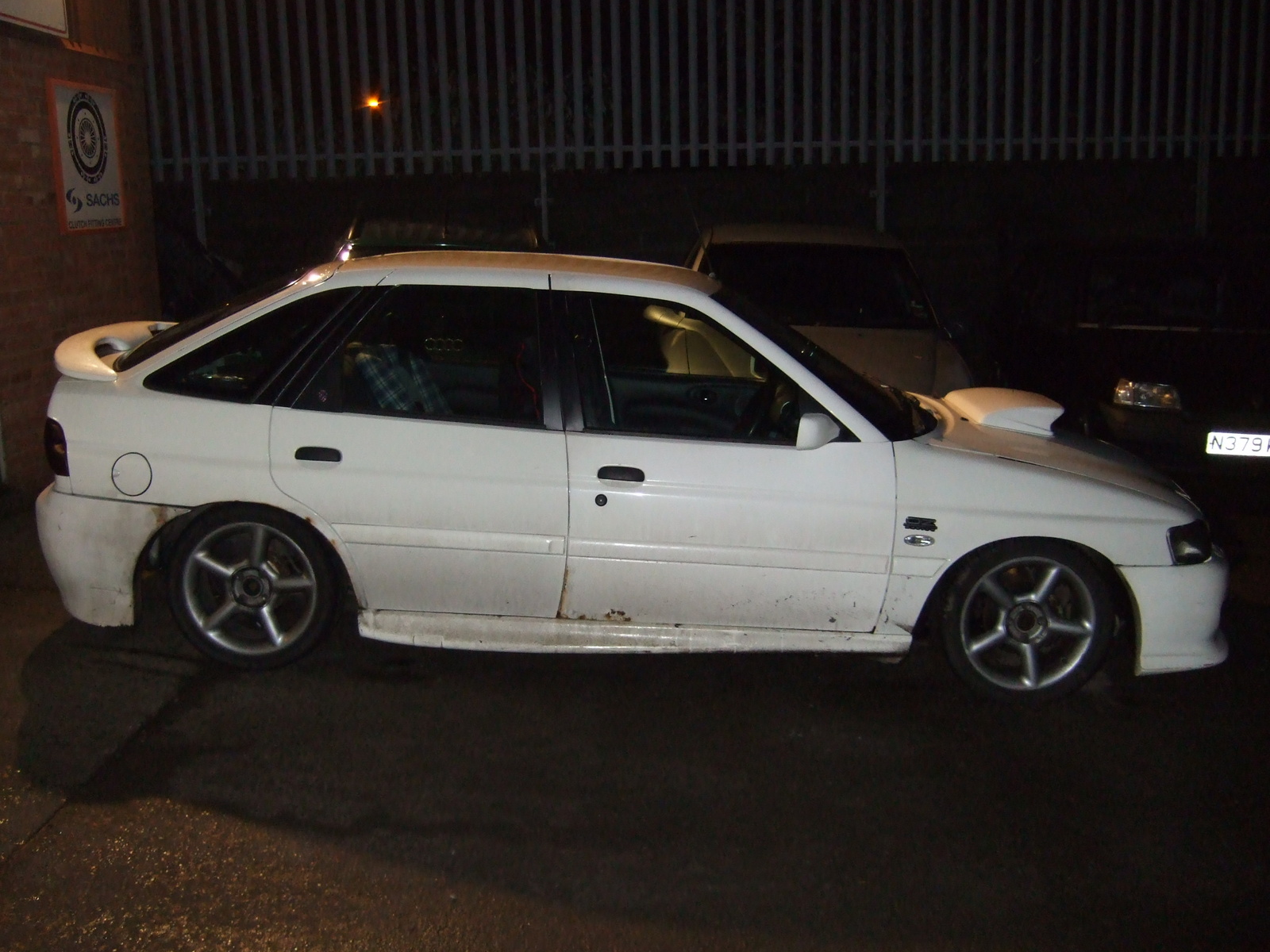 Picture of a 1997 ford escort #5