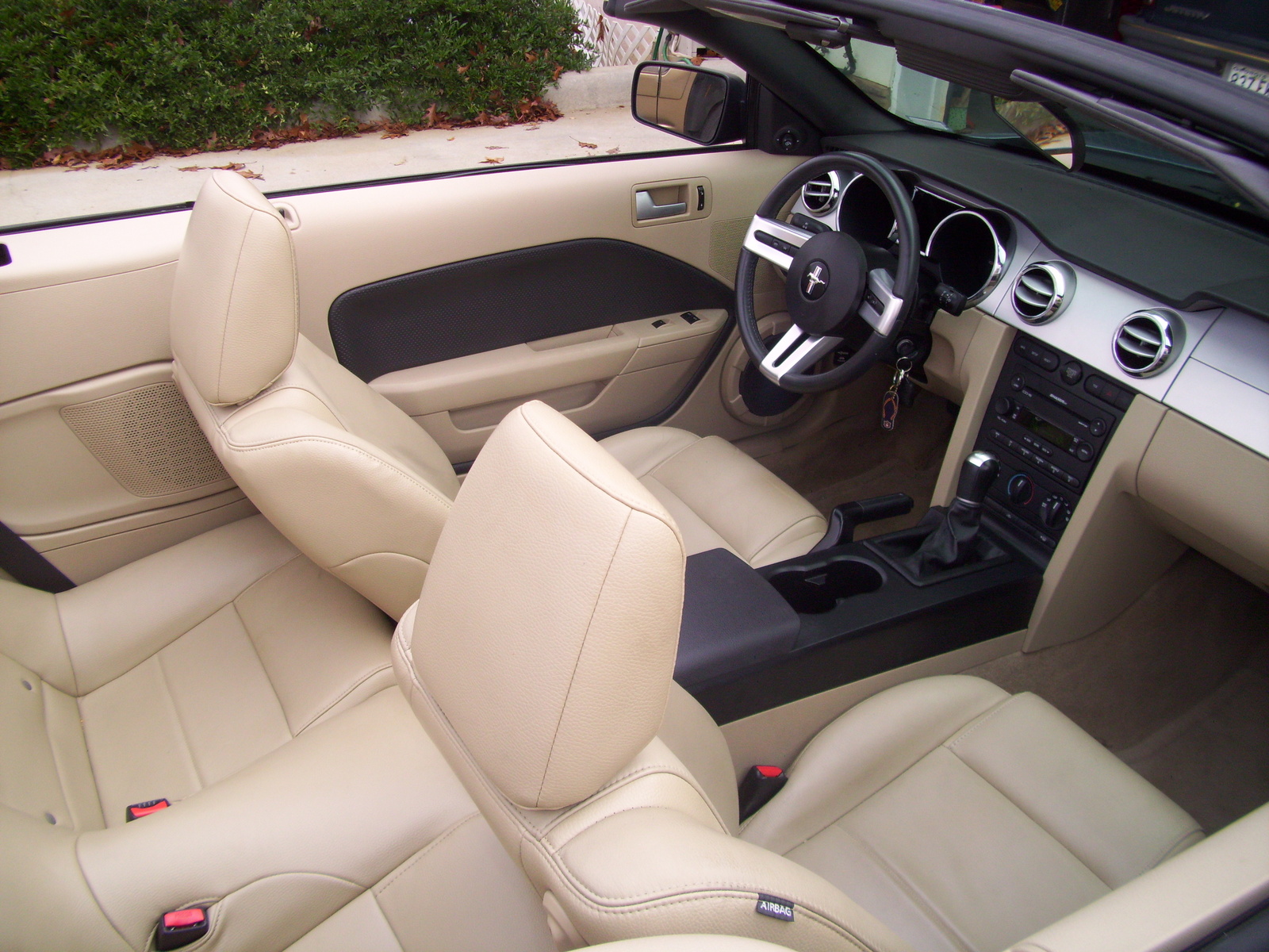 2006 Ford mustang convertible interior #3