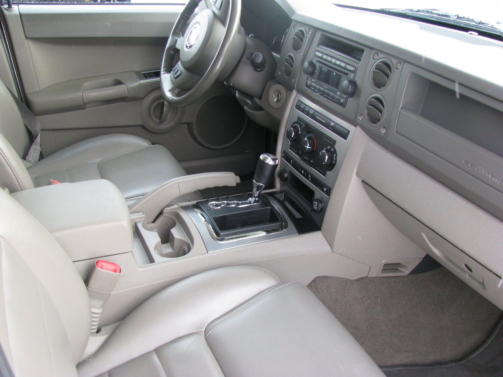 2008 jeep commander sport specs