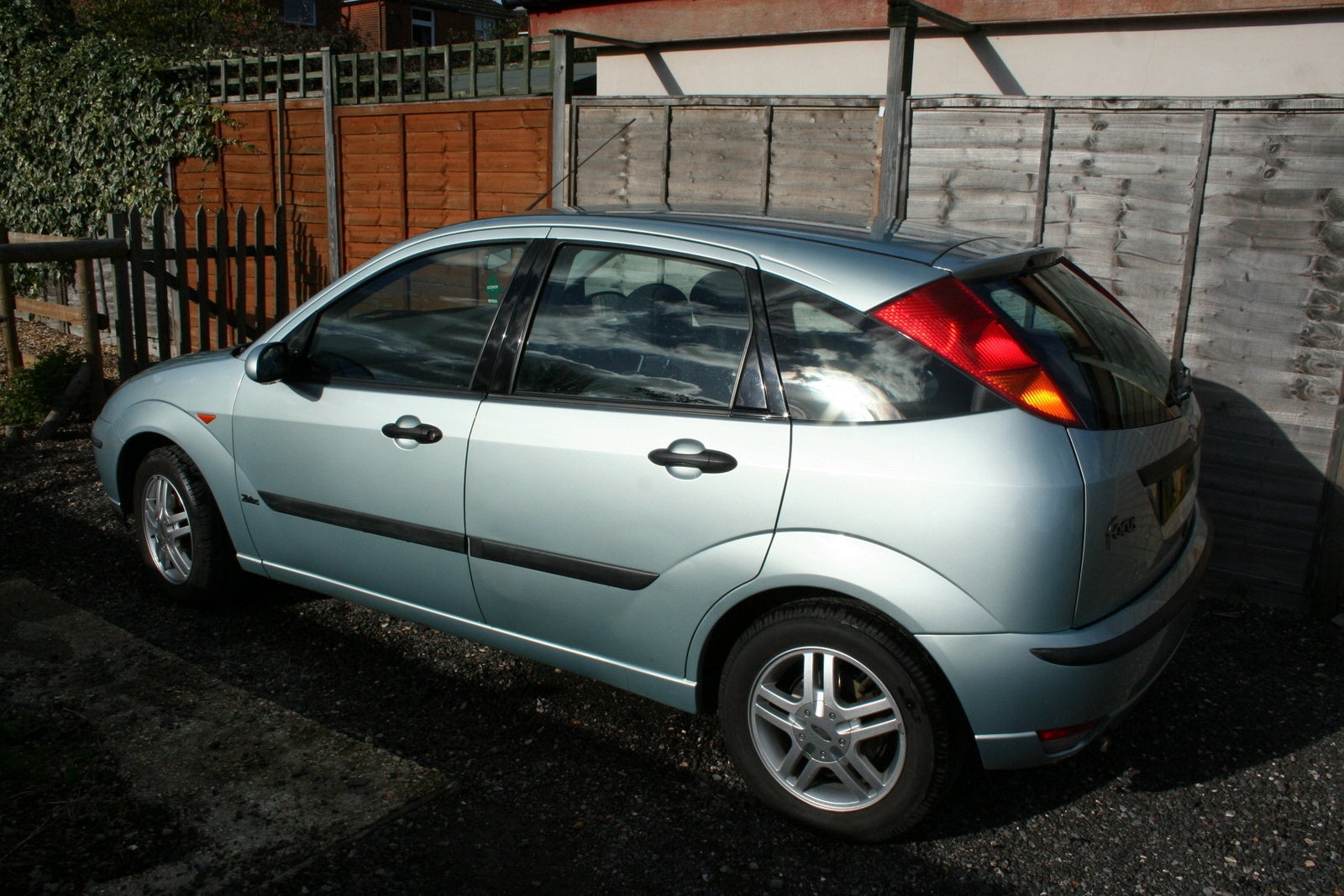 2004 Ford Focus Test Drive Review -