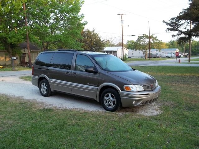 pontiac minivan 2002