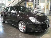 2010 Alfa Romeo Giulietta Overview 2010 Alfa Romeo Giulietta Overview