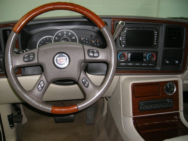 2004 Cadillac Escalade ESV - Interior Pictures - CarGurus