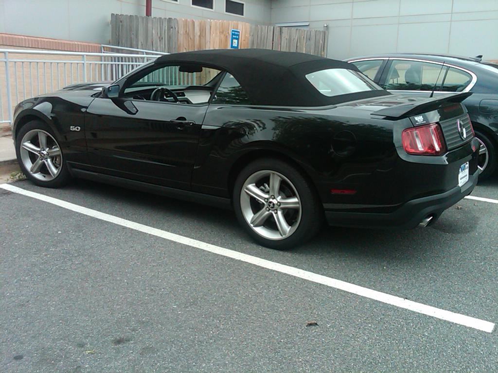 2011 Ford mustang gt convertible premium edition #3