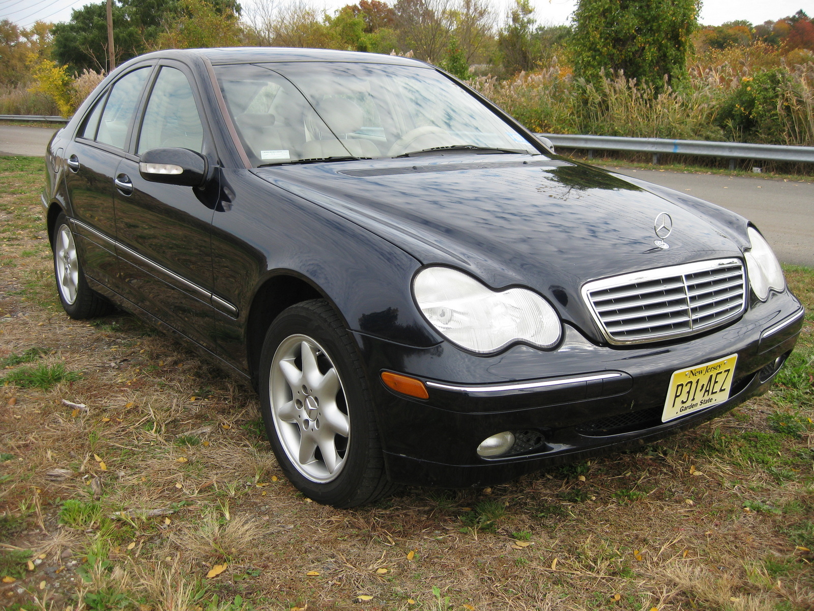 Мерседес 2002 год купить. Мерседес c 2002. Mercedes 2002. Mercedes c 2002. Мерседес с класс 2002.