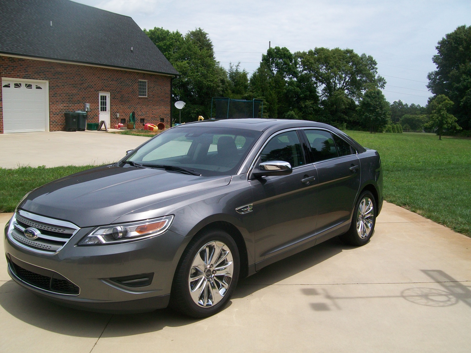 2014 ford taurus limited specs