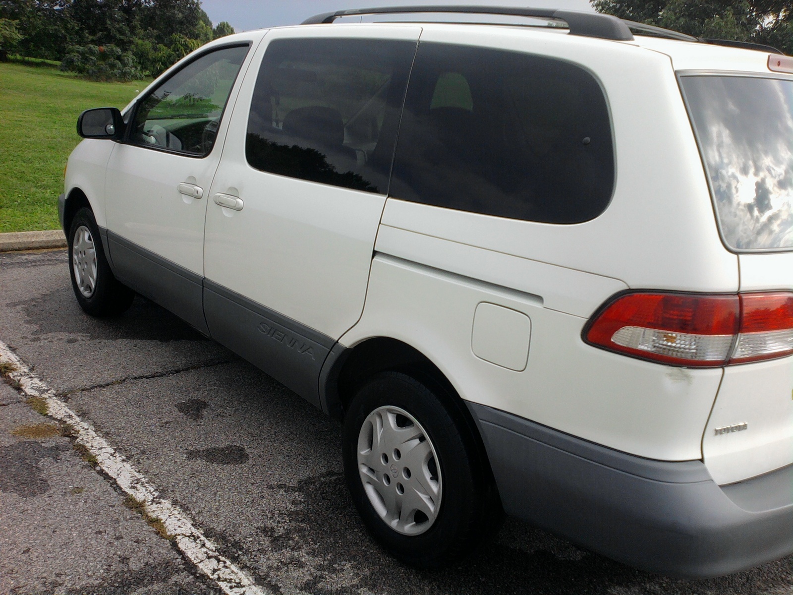 Toyota Sienna 2 2003