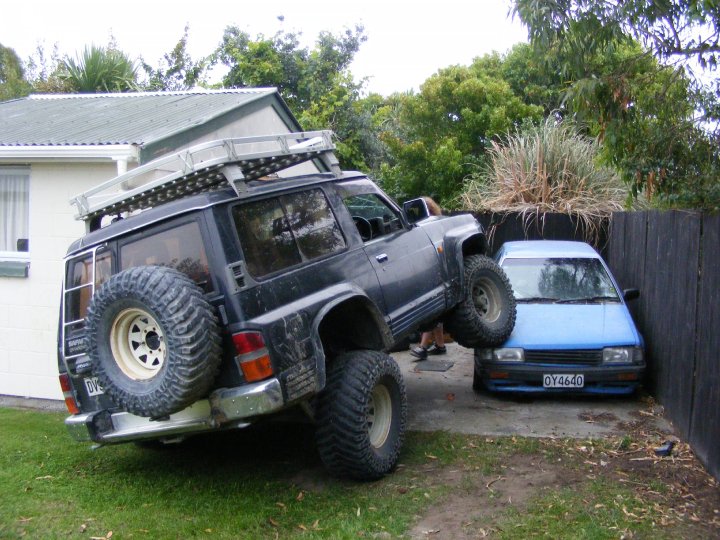 Ниссан патрол своими руками. Nissan Patrol y60. Патрол 60. Ниссан Патрол 60. Nissan Patrol 1987.