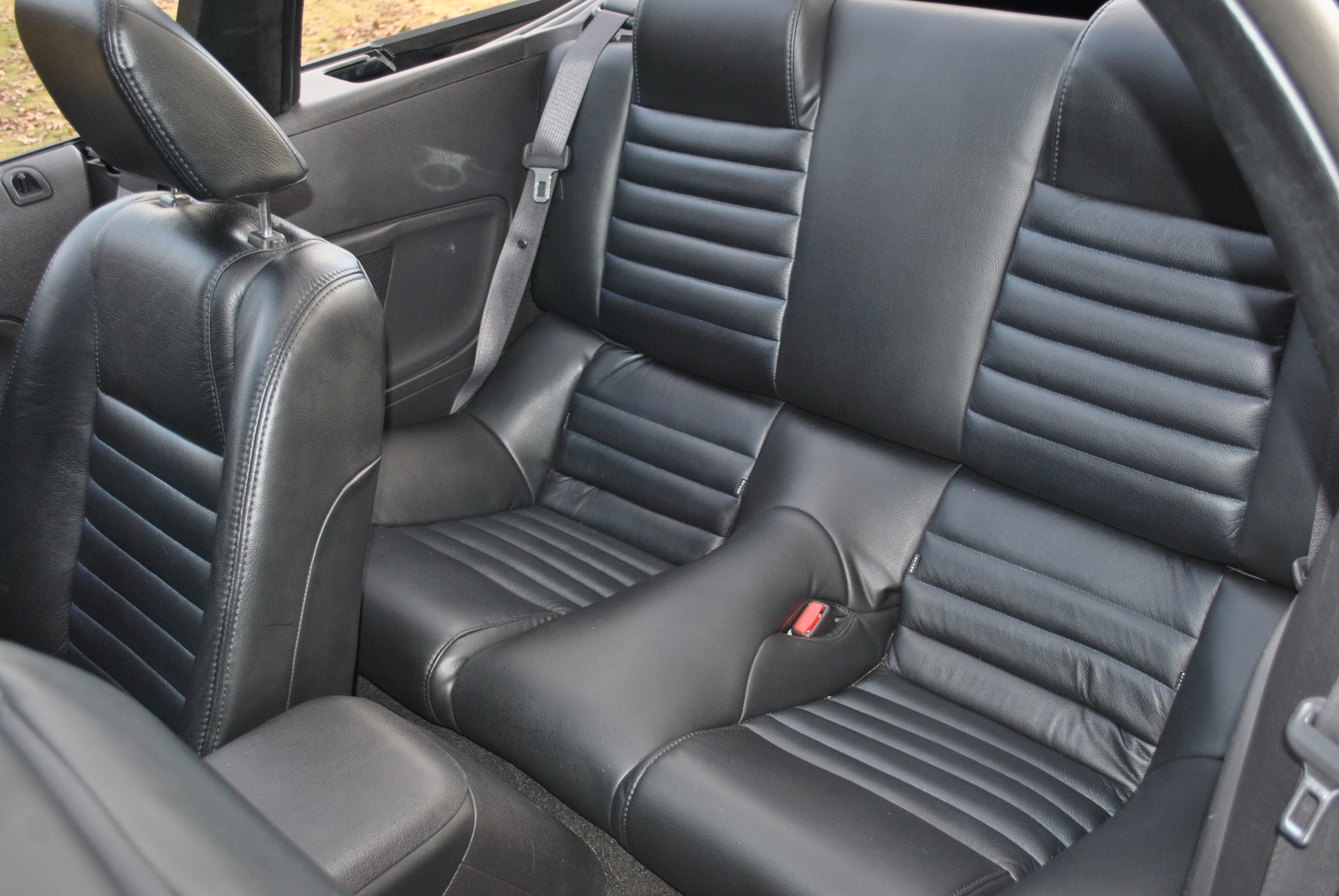 2007 Ford mustang v6 interior #4