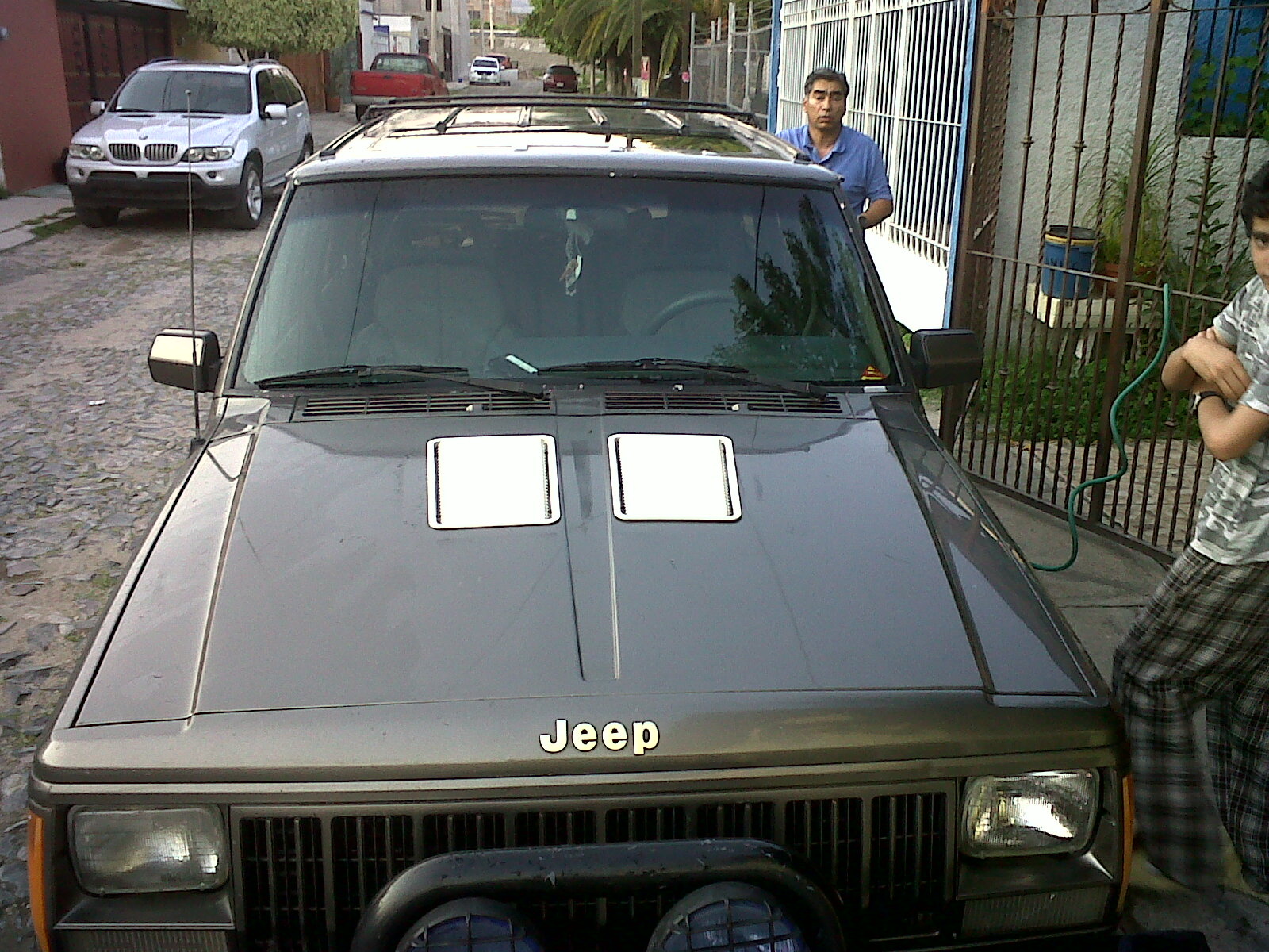 ANSWERED: jeep turns off while driving, (Jeep Cherokee) 