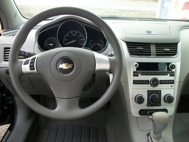 2009 Chevrolet Malibu - Interior Pictures - CarGurus