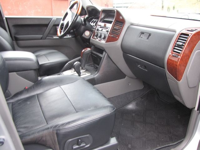 2003 Mitsubishi Montero Interior Pictures Cargurus