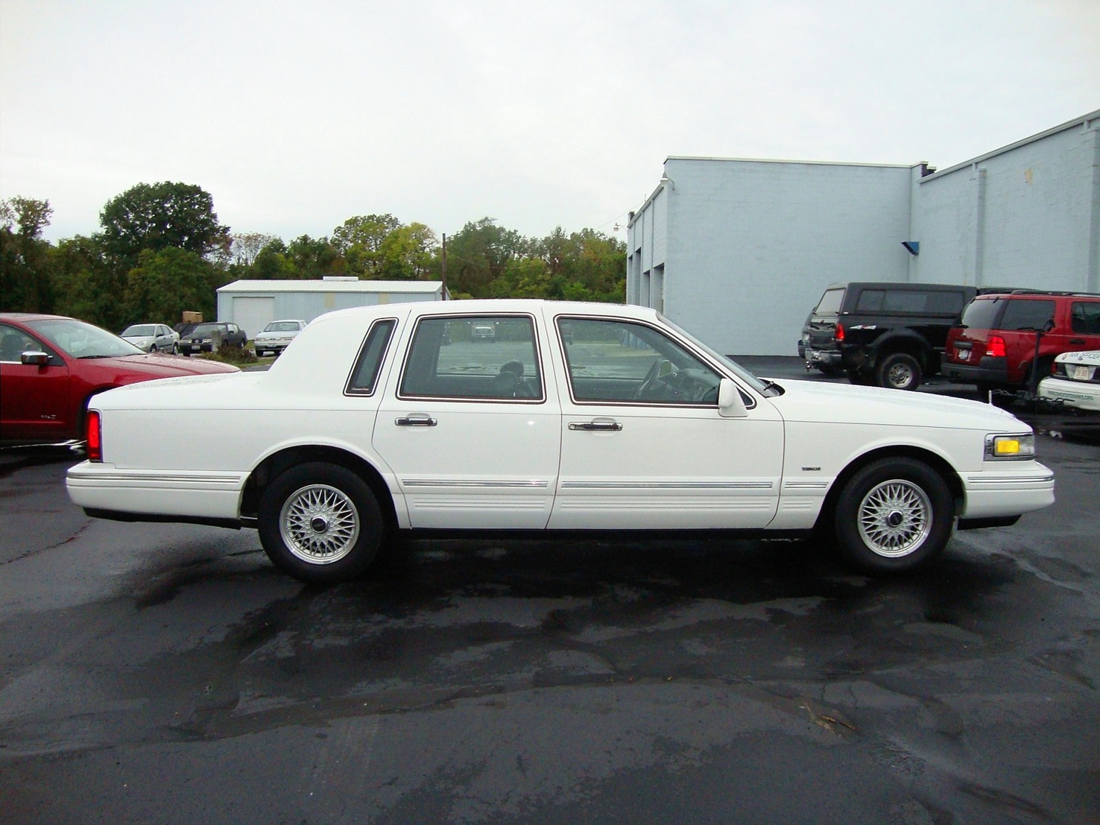 Value of 1989 ford lincoln town car #8