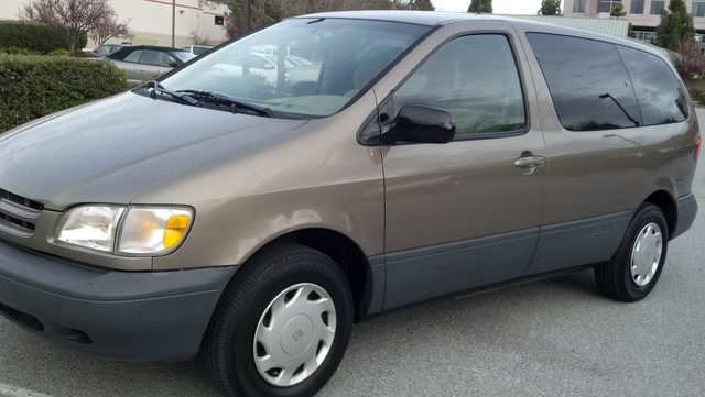 1999 Toyota Sienna Test Drive Review 