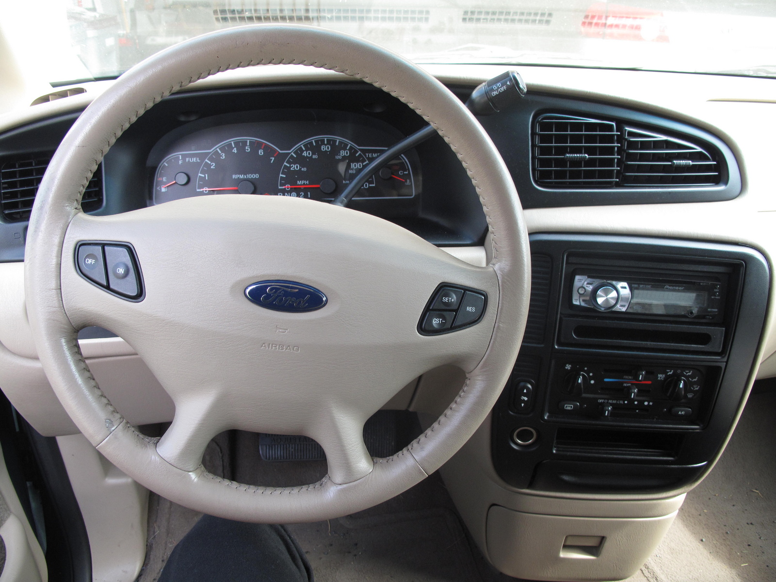 2002 Ford windstar trim