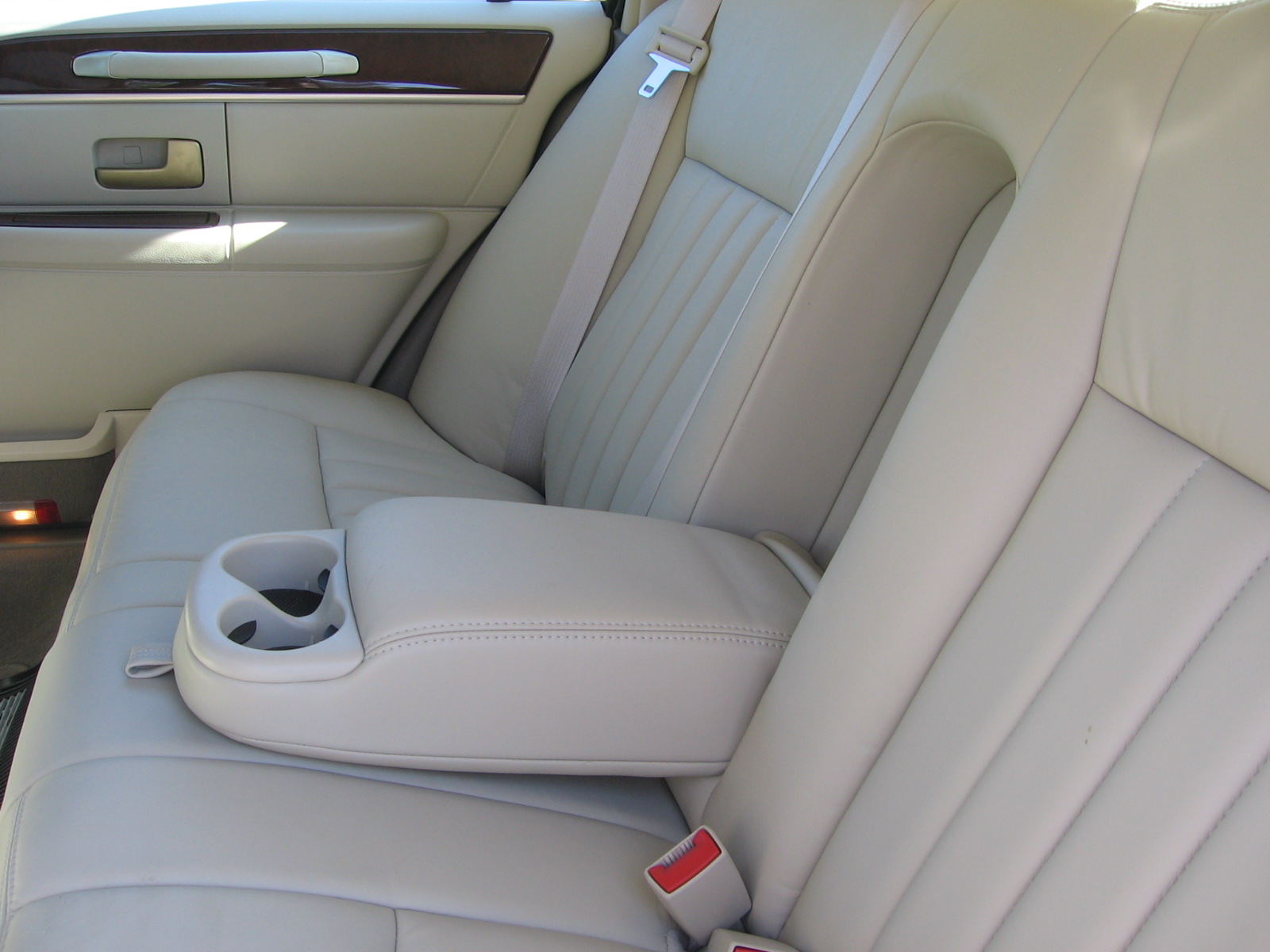 2005 Lincoln Town Car - Interior Pictures - CarGurus