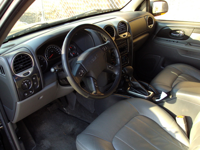 2004 GMC Envoy XUV - Interior Pictures - CarGurus