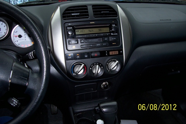 2005 Toyota RAV4 - Interior Pictures - CarGurus