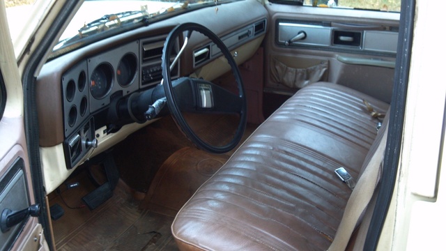 Chevrolet Suburban 1966 Interior