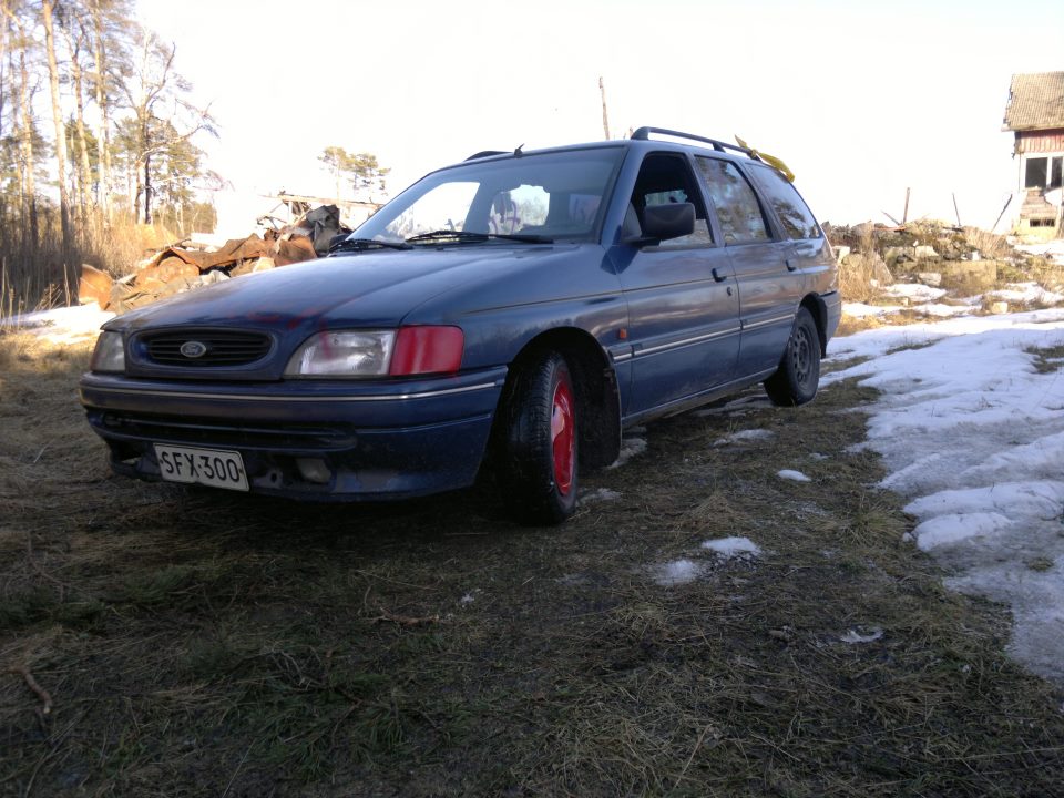 1992 Ford escort lx wagon #8