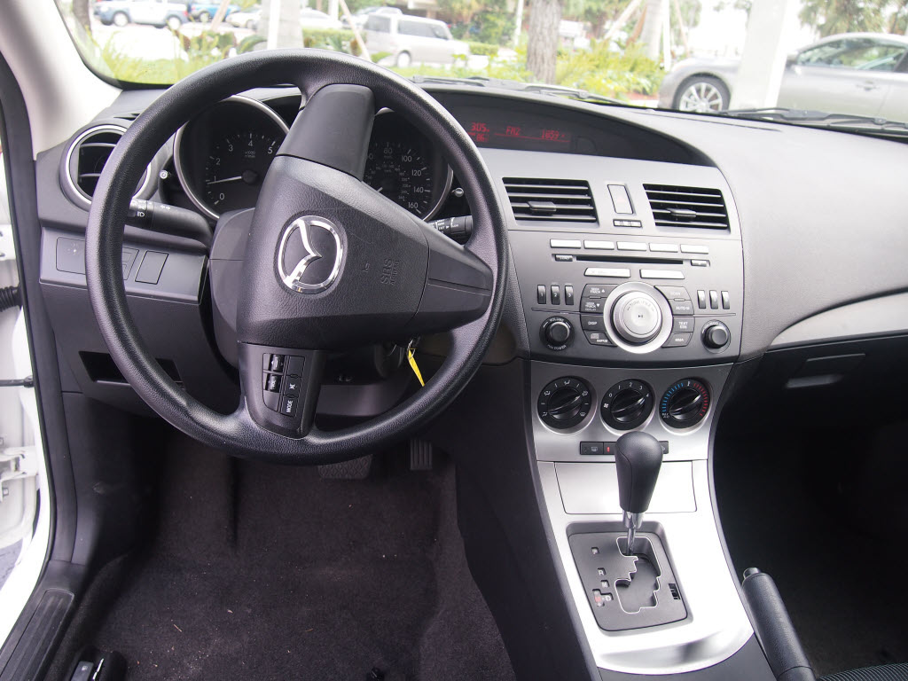 Mazda shop 3 2011