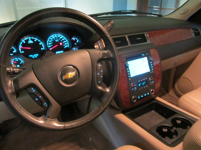 2007 Chevrolet Suburban - Interior Pictures - CarGurus