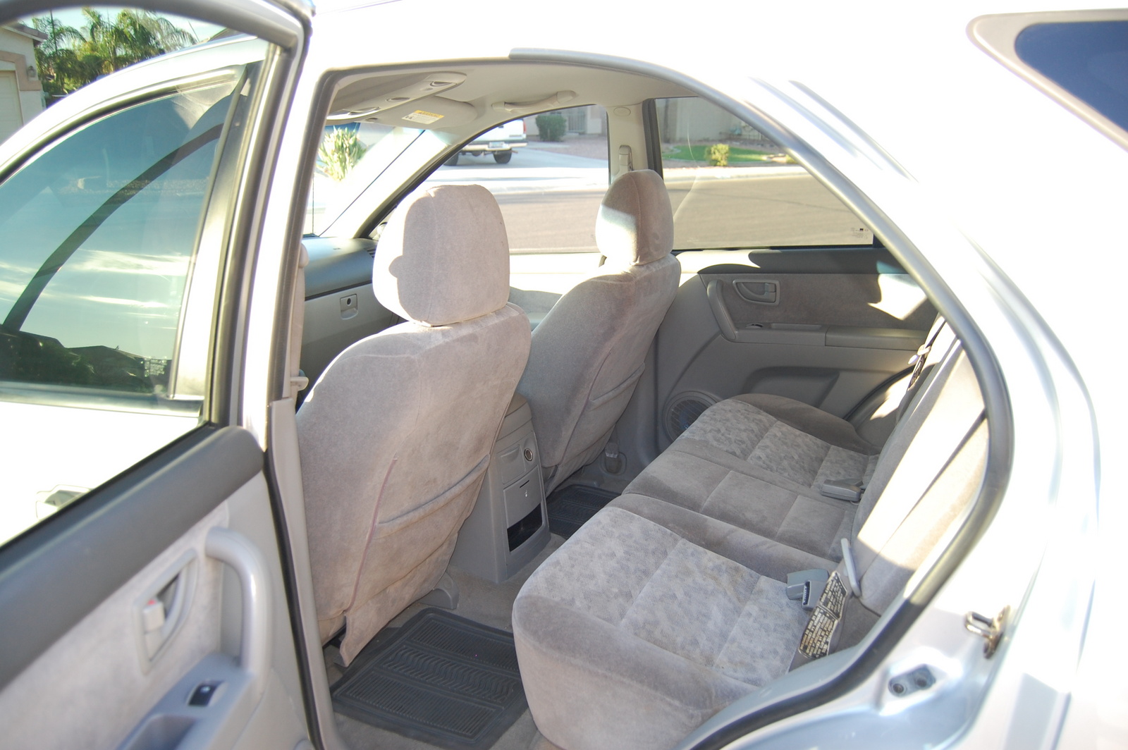 2005 Kia Sorento - Interior Pictures - CarGurus