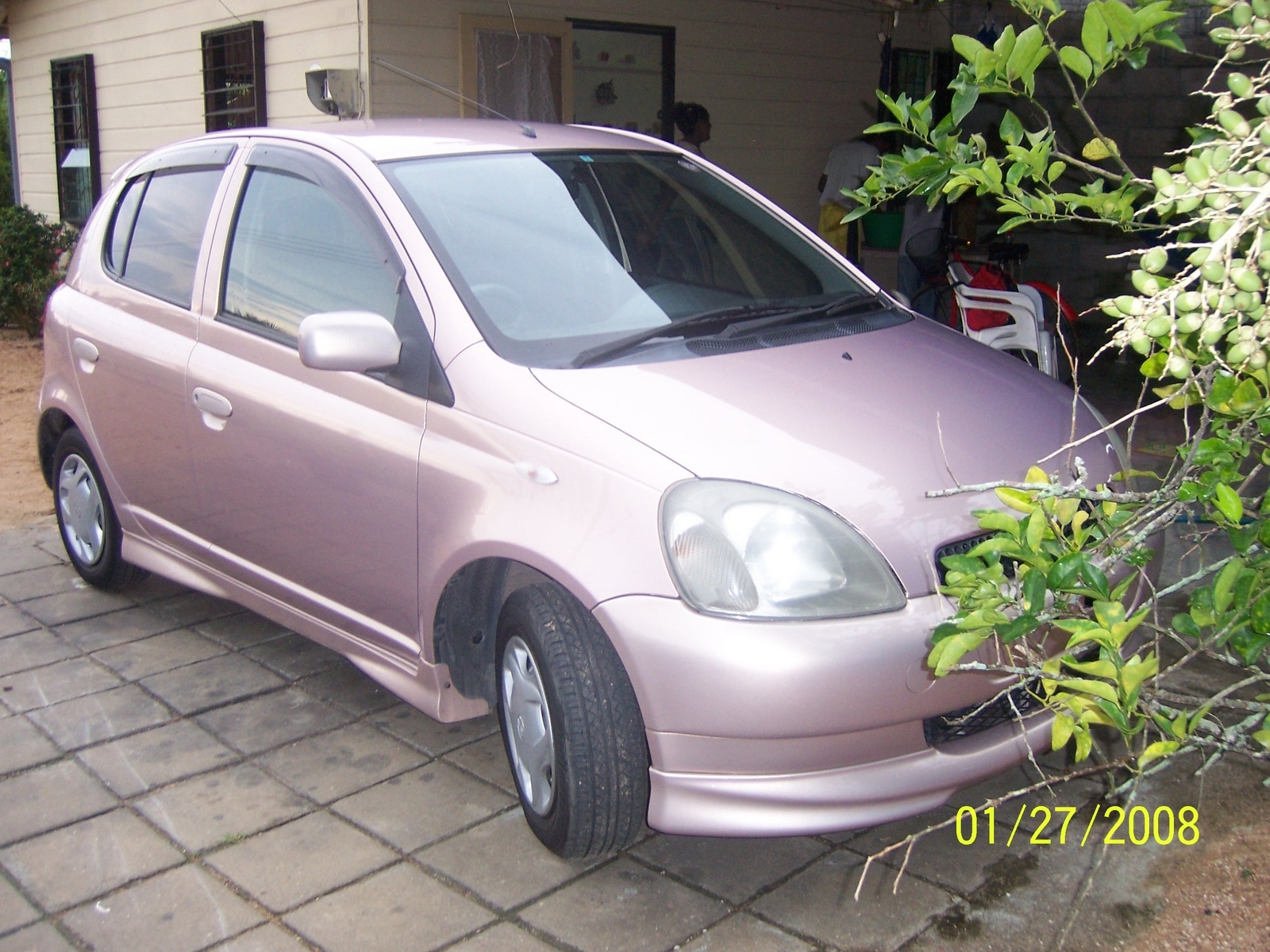 Toyota vitz 2000 года