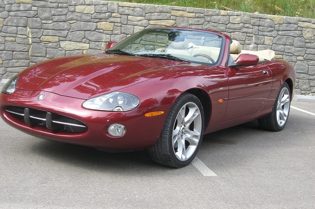 Jaguar xk8 x100