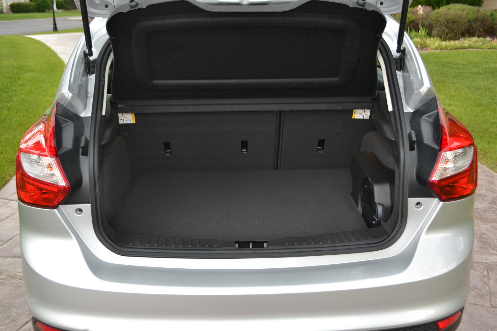 2012 Ford focus hatchback trunk dimensions #2