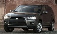 2013 Mitsubishi Outlander Overview 2013 Mitsubishi Outlander Overview