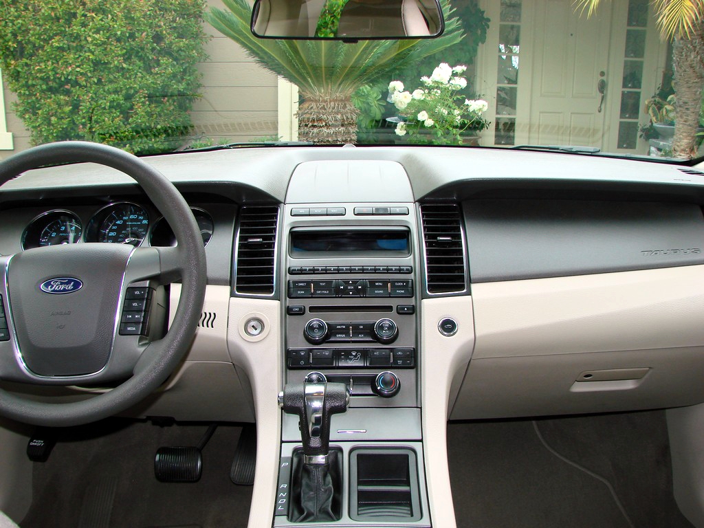 2010 Ford taurus se specifications #5