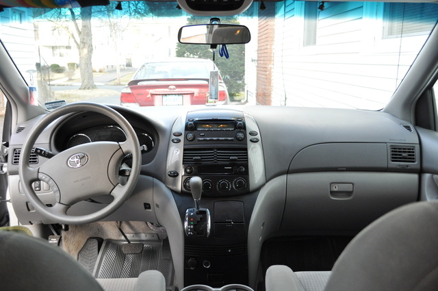 2008 toyota sienna van