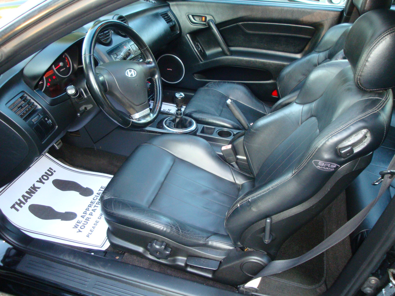 Hyundai Tiburon 2003 Interior