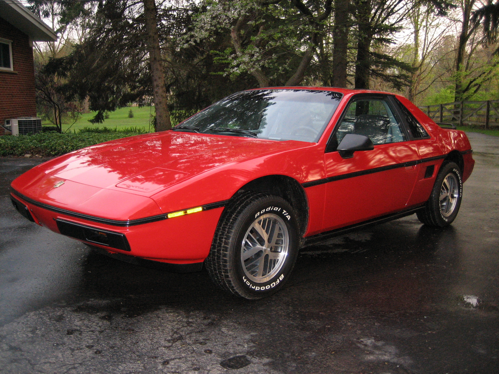 Pontiac Fiero Se by 1984 Pontiac Fiero Pictures Cargurus. 