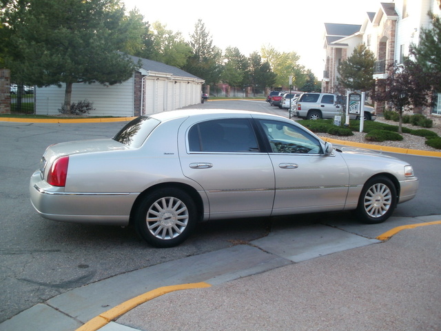 Lincoln town car 2003