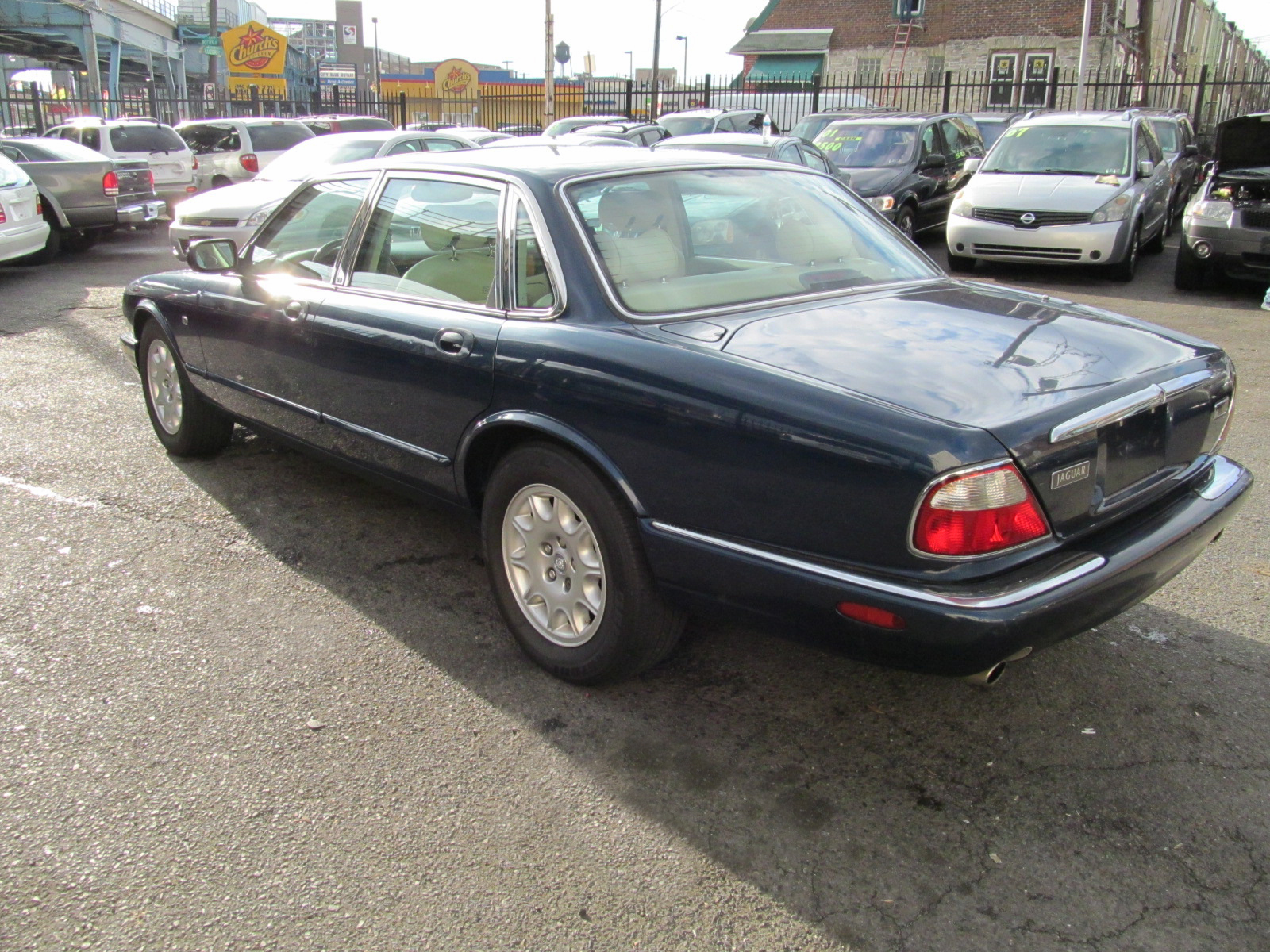 Yaguar XJ 2000