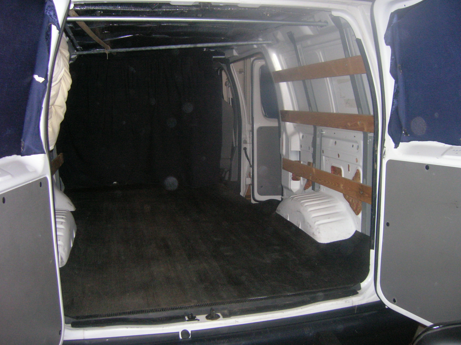 Ford econoline cargo area dimensions #4