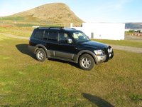 2004 Mitsubishi Pajero Overview 2004 Mitsubishi Pajero Overview